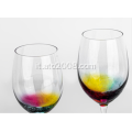 Spruzzare il set di bicchieri colorato di vino